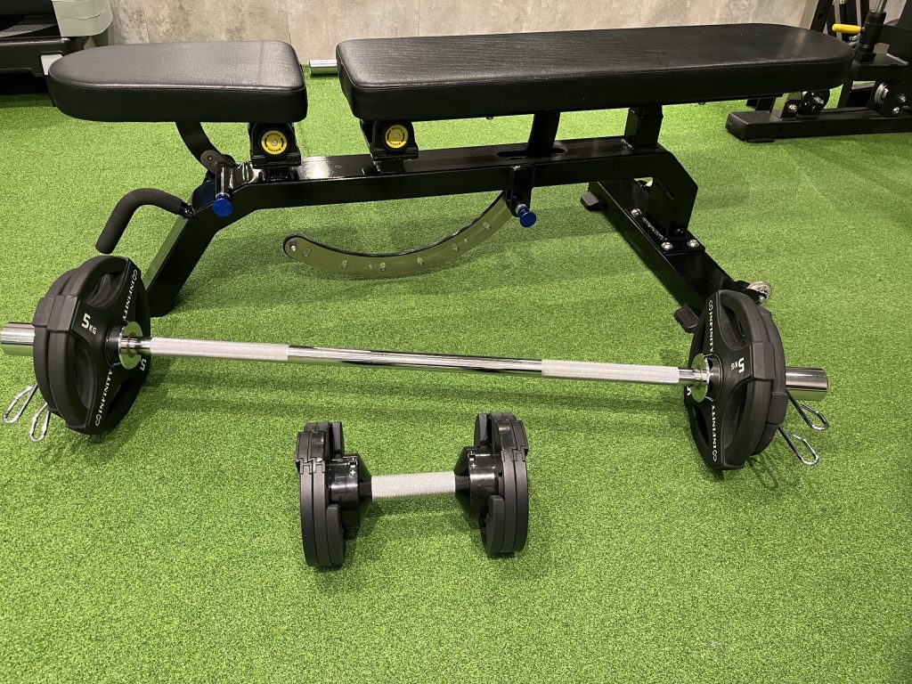 家で筋トレする用のベンチ、ダンベル、バーベル