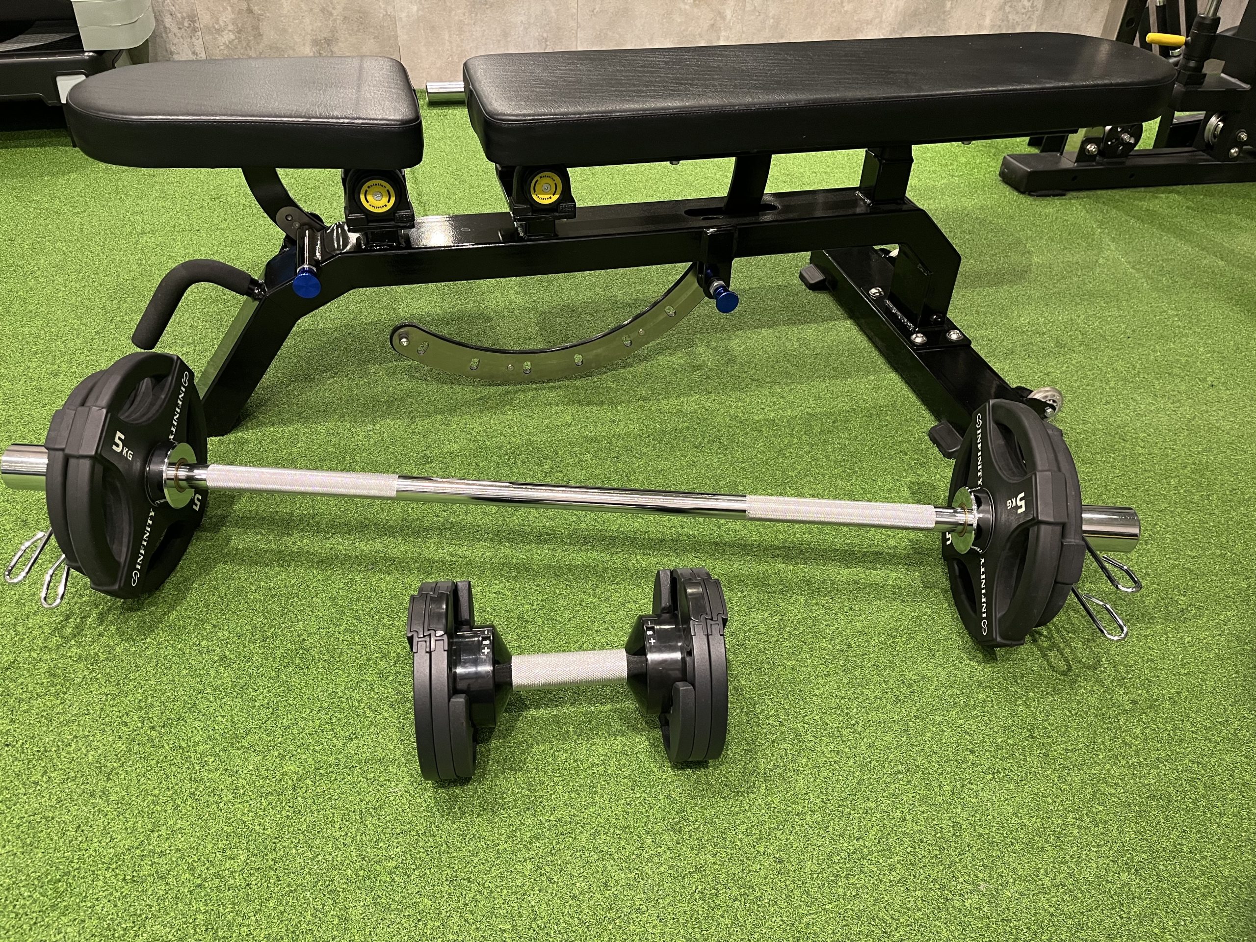 家で筋トレする用のベンチ、ダンベル、バーベル